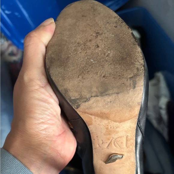 Diane Von Furstenberg Black Leather Zipper
Wraparound Tall Heeled Boots~Size 6 - Picture 12 of 13